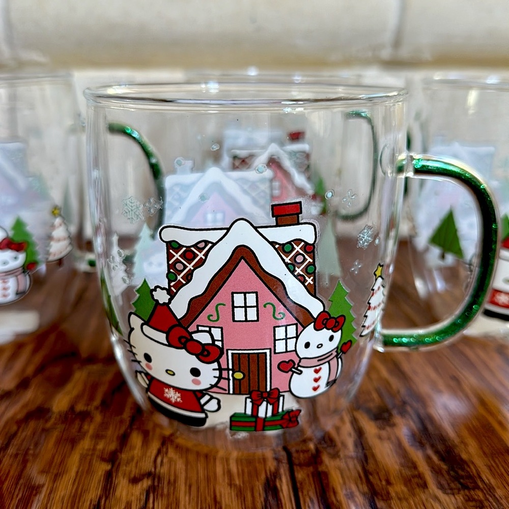 Hello Kitty Snowy Christmas Glass with glittered handle